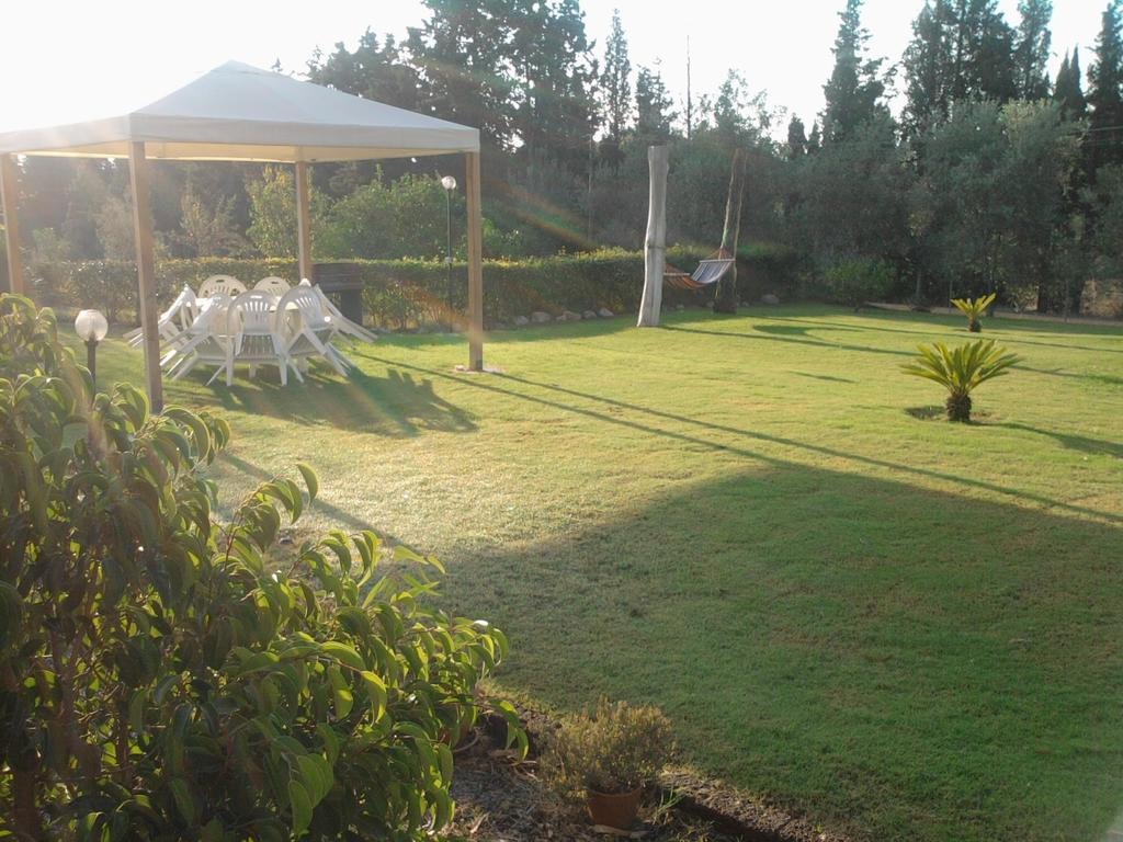 Bed and Breakfast Al Sole Di Pula Exterior foto