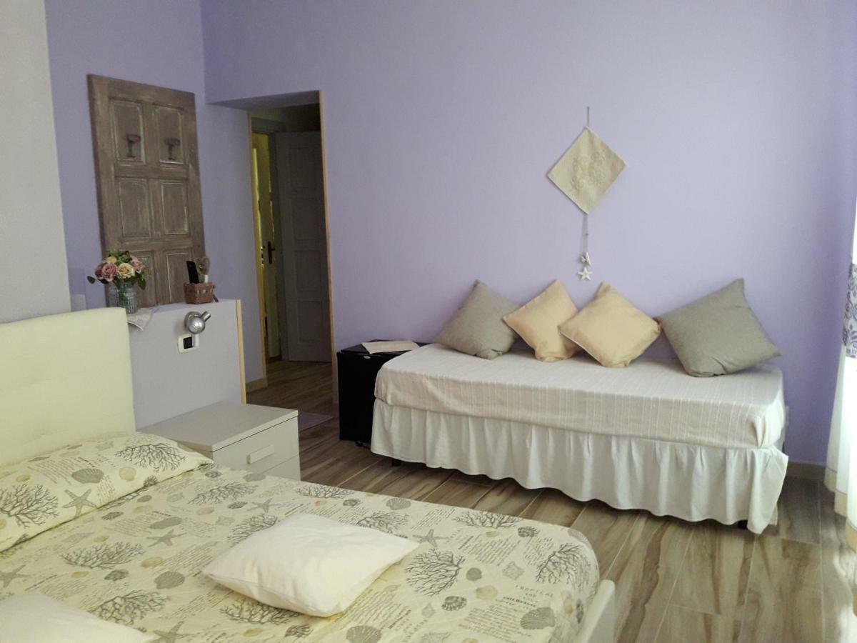 Bed and Breakfast Al Sole Di Pula Exterior foto