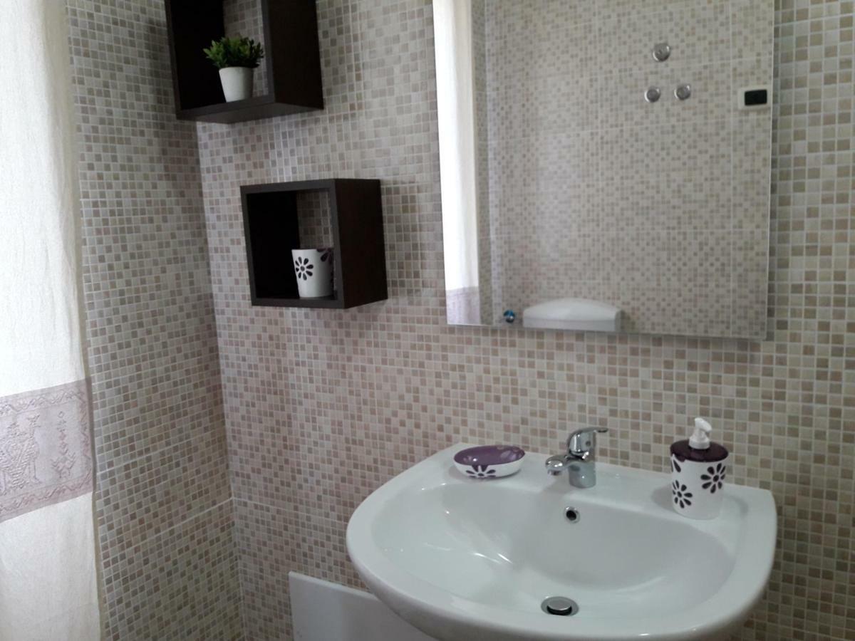 Bed and Breakfast Al Sole Di Pula Exterior foto