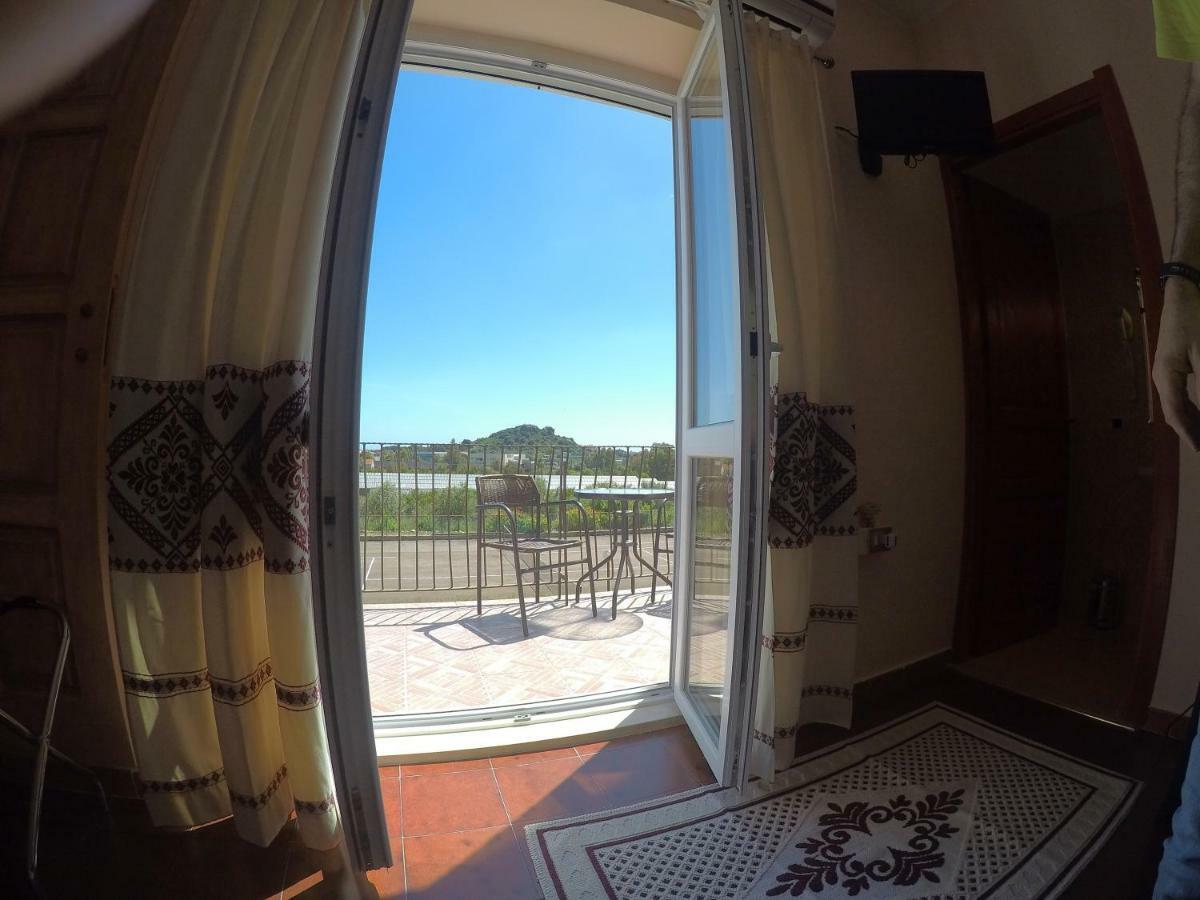 Bed and Breakfast Al Sole Di Pula Exterior foto