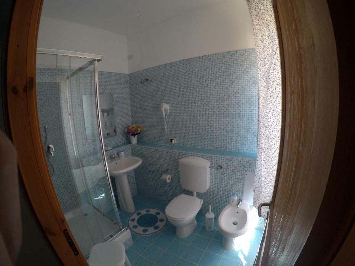 Bed and Breakfast Al Sole Di Pula Exterior foto