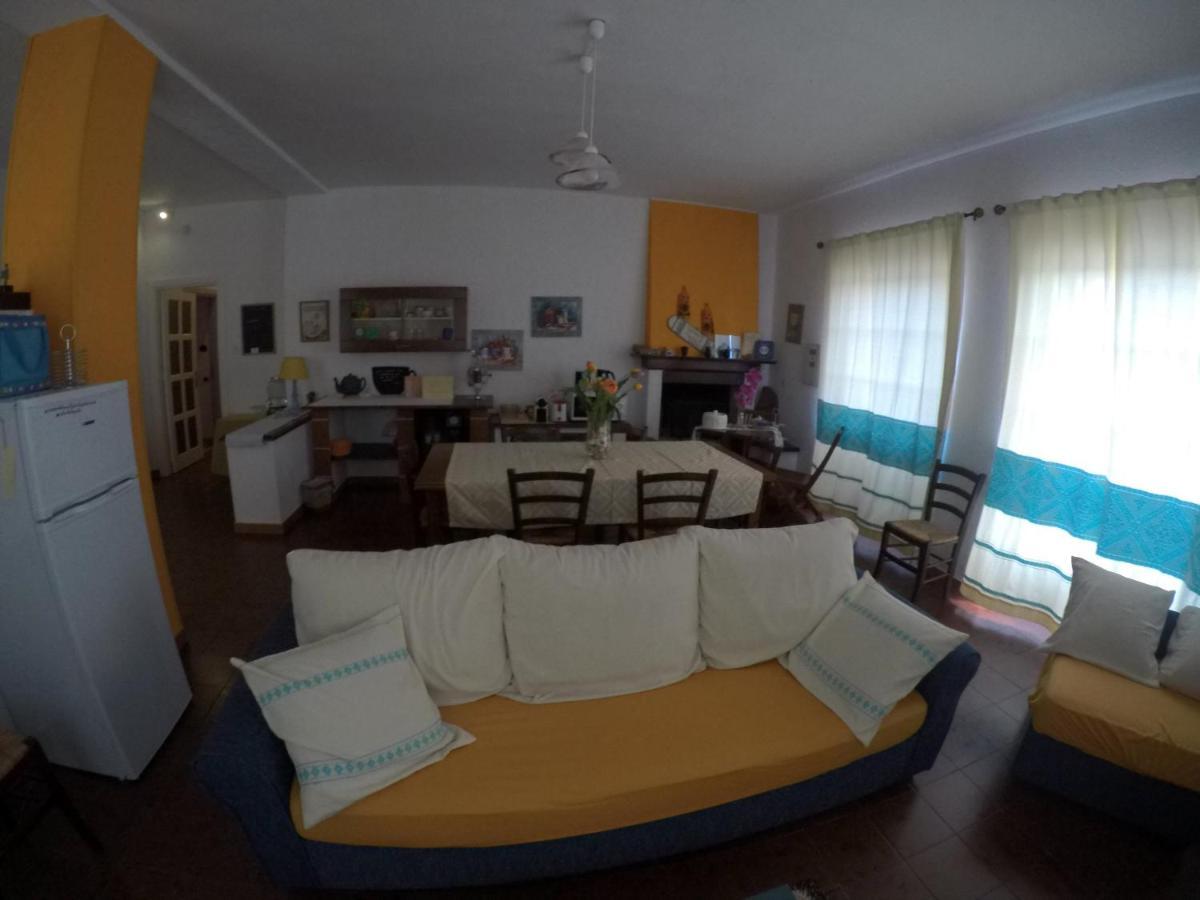 Bed and Breakfast Al Sole Di Pula Exterior foto