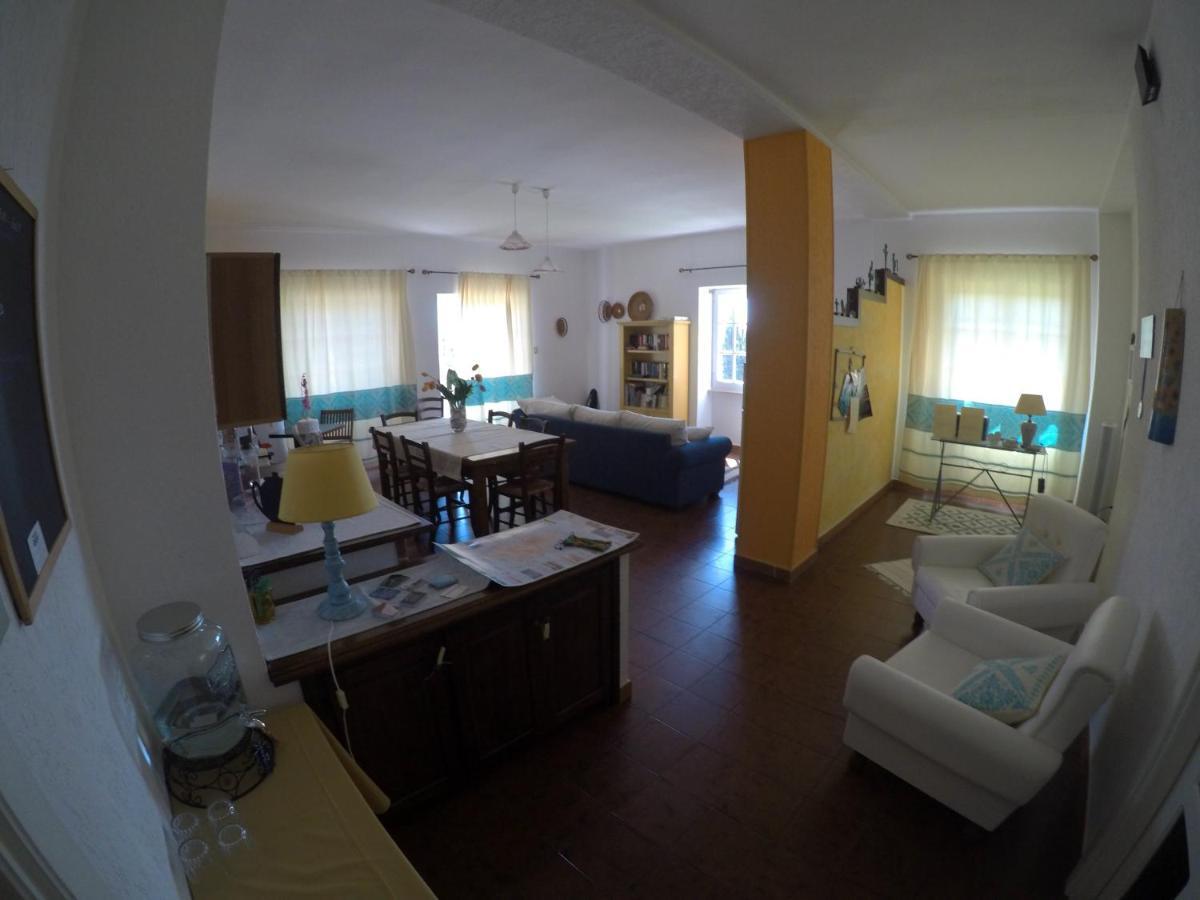 Bed and Breakfast Al Sole Di Pula Exterior foto